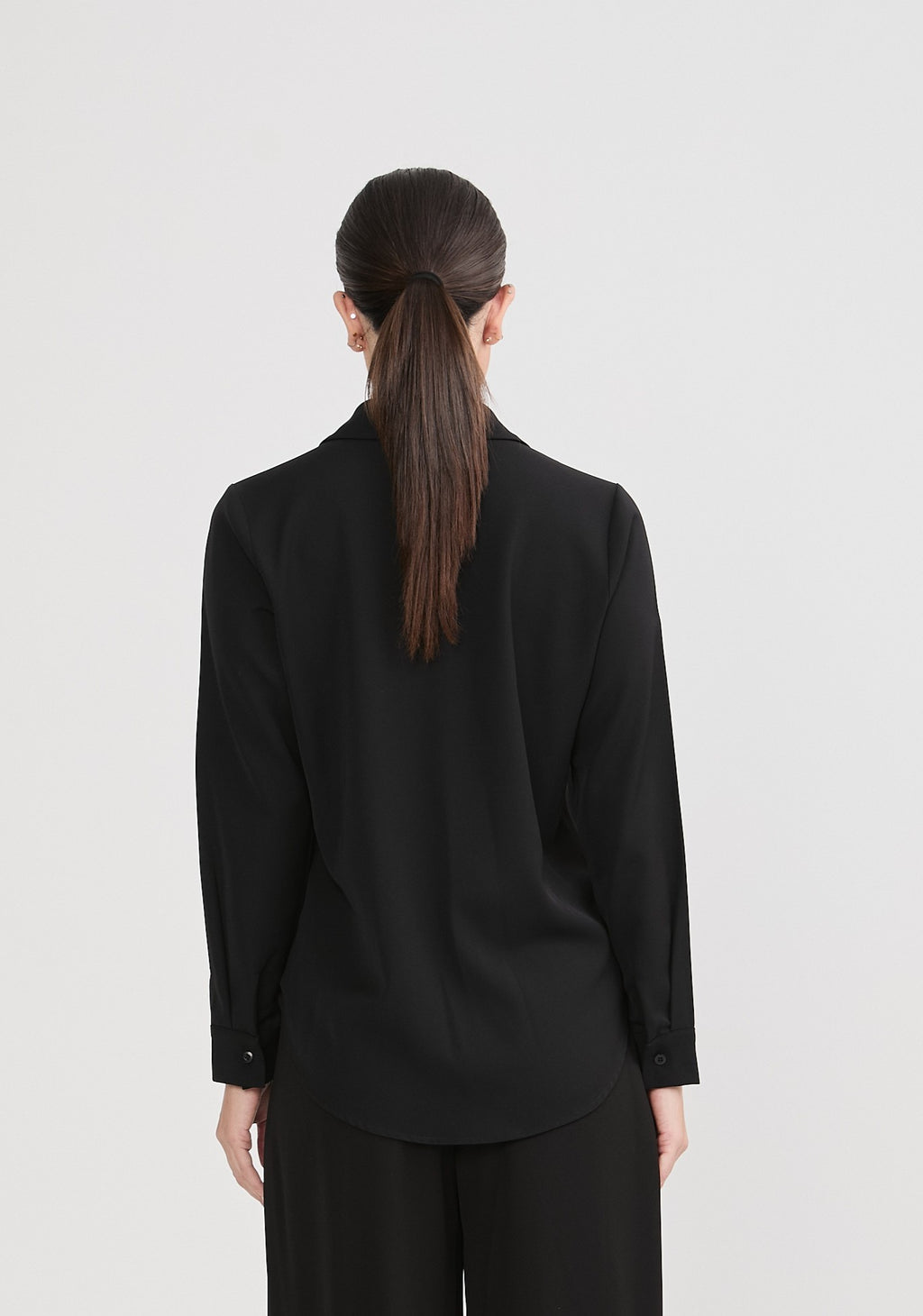 BLUSA MANGA LARGA CUELLO CAMISERO NEGRO - PARIS