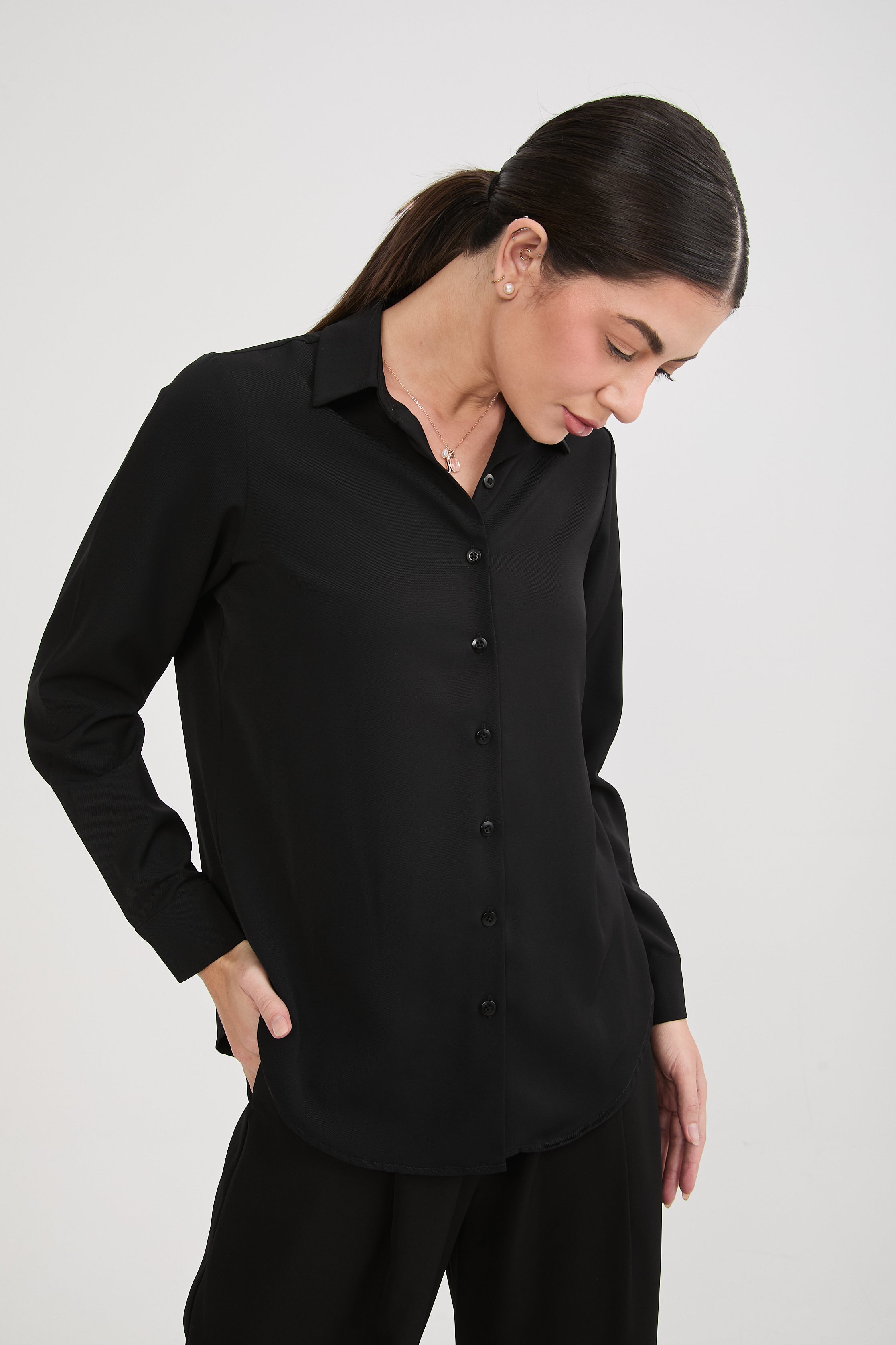 BLUSA MANGA LARGA CUELLO CAMISERO NEGRO - PARIS
