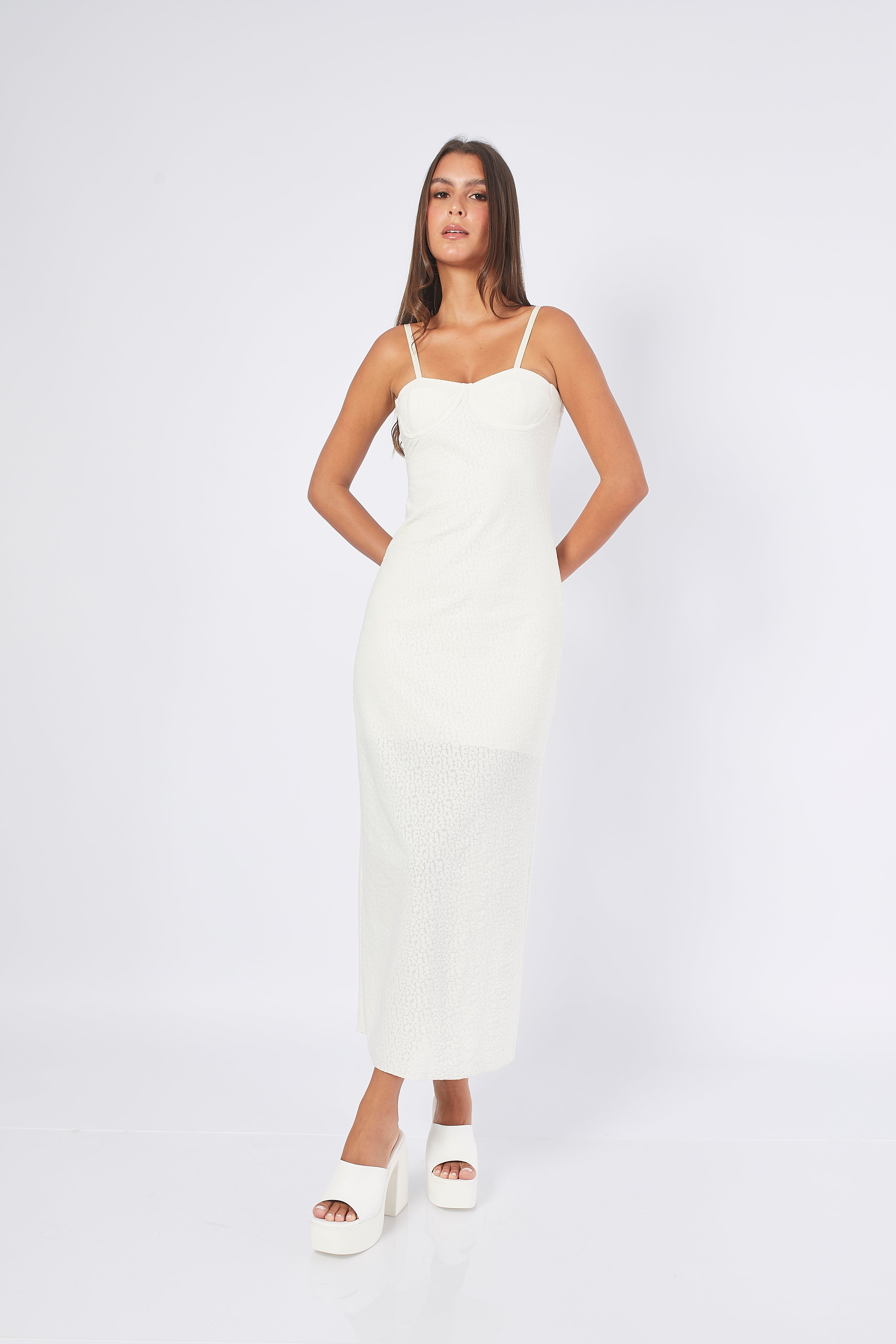 VESTIDO LARGO DE ENCAJE PERLA - MADDIE