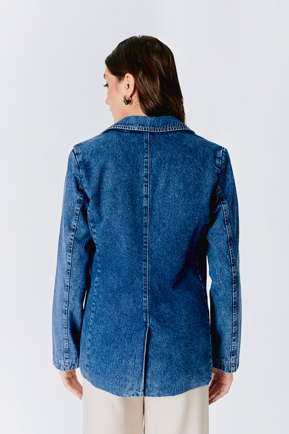 BLAZER DENIM CON BOLSILLOS FUNCIONALES AZUL CRISTAL