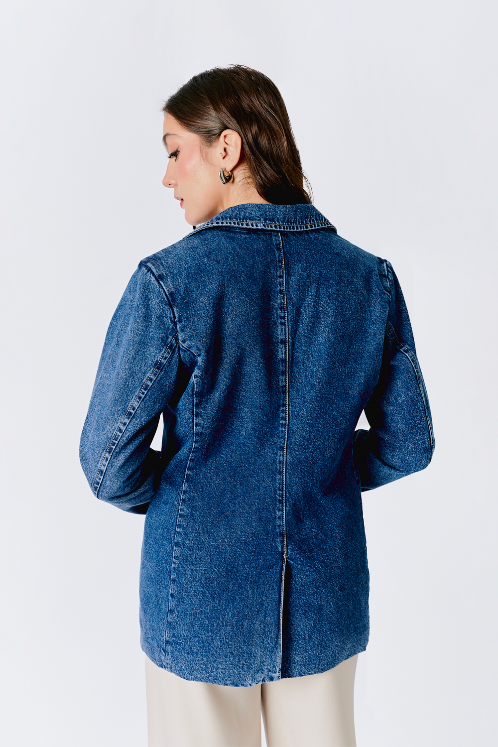 BLAZER DENIM CON BOLSILLOS FUNCIONALES AZUL CRISTAL
