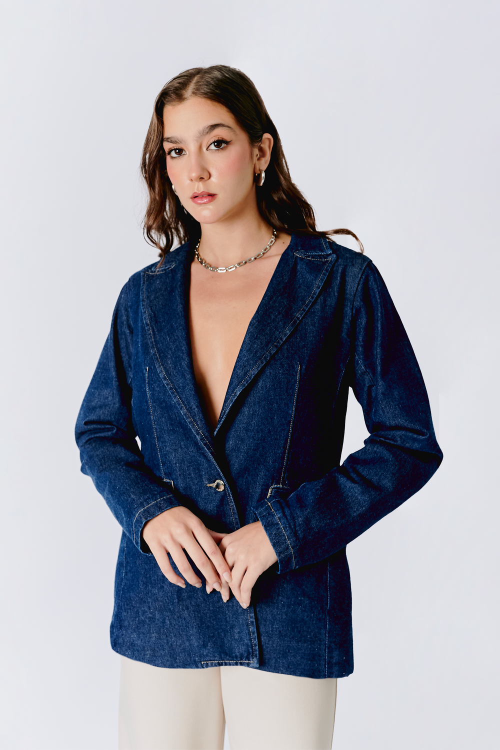 BLAZER DENIM CON BOLSILLOS FUNCIONALES DE MUJER BANATY