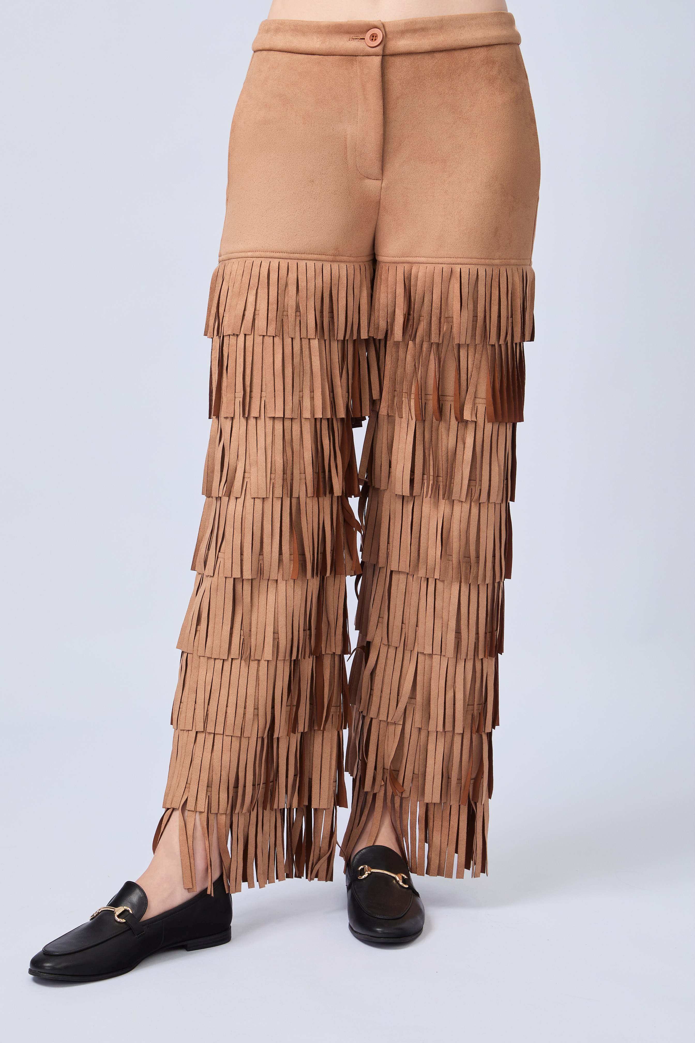 PANTALÓN DE TIRO ALTO DE SUEDE CON FLECOS CAMEL  - QUENTI