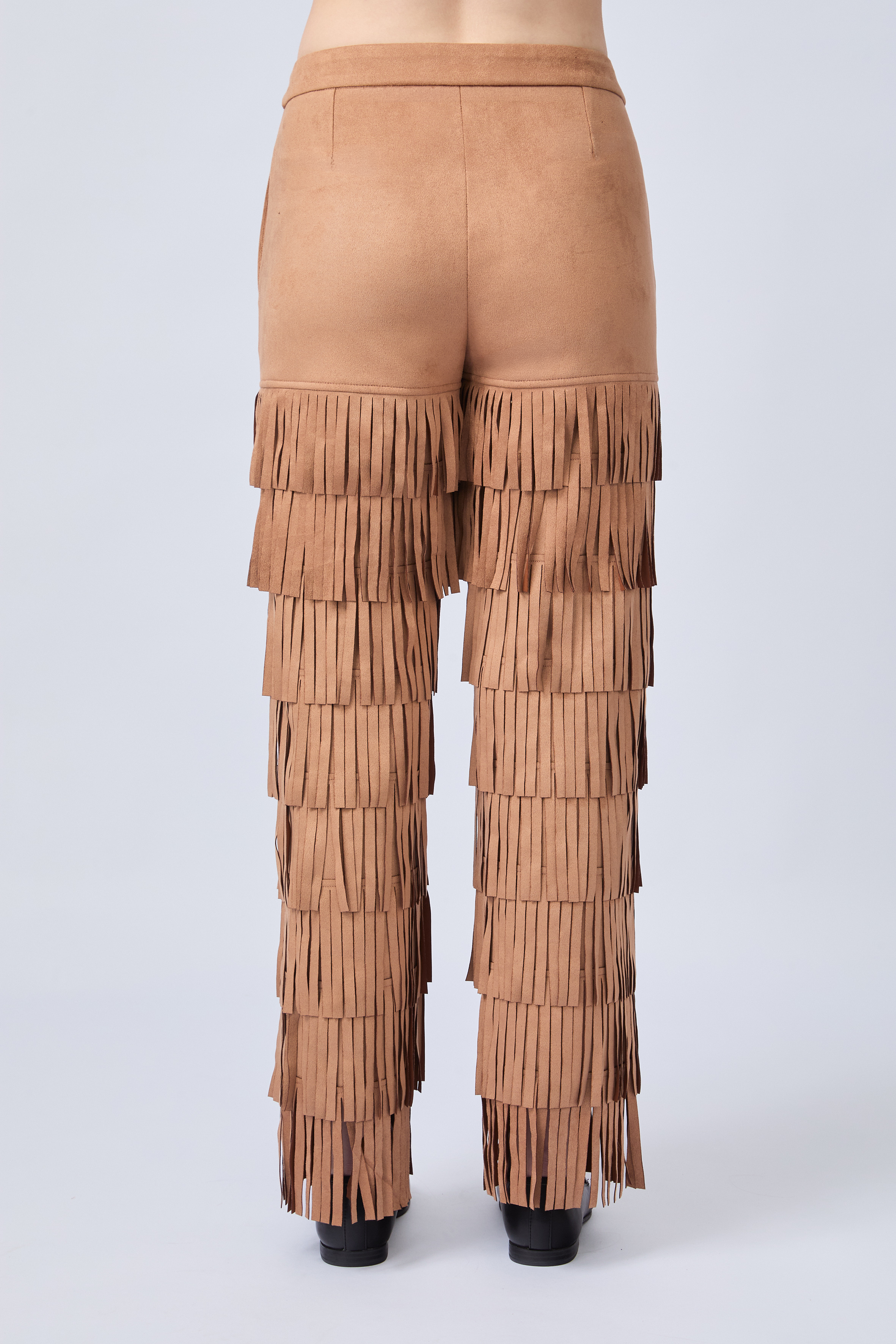 PANTALÓN DE TIRO ALTO DE SUEDE CON FLECOS CAMEL  - QUENTI