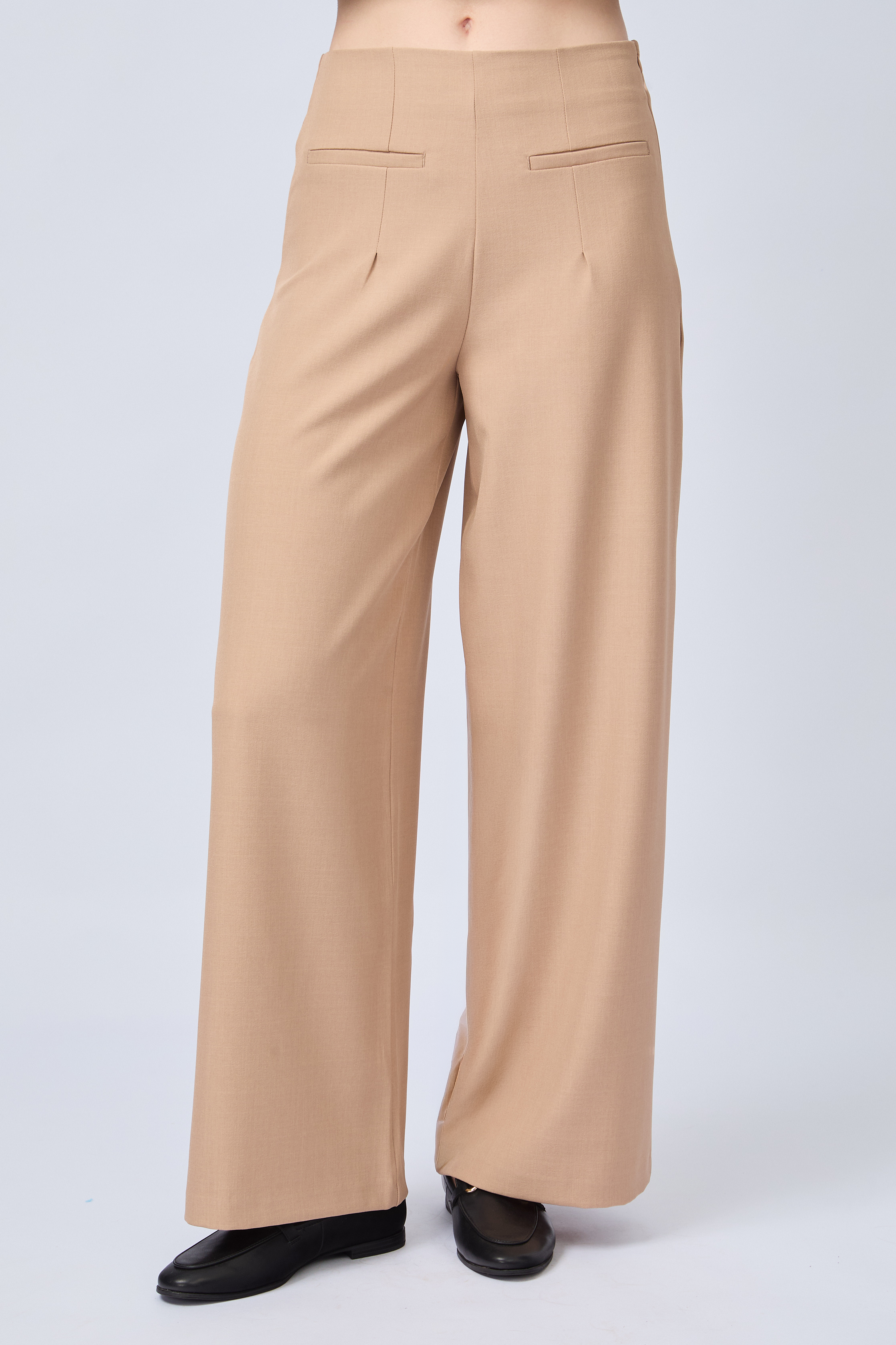 PANTALÓN SASTRERO A LA CINTURA CAMEL - MISHKY