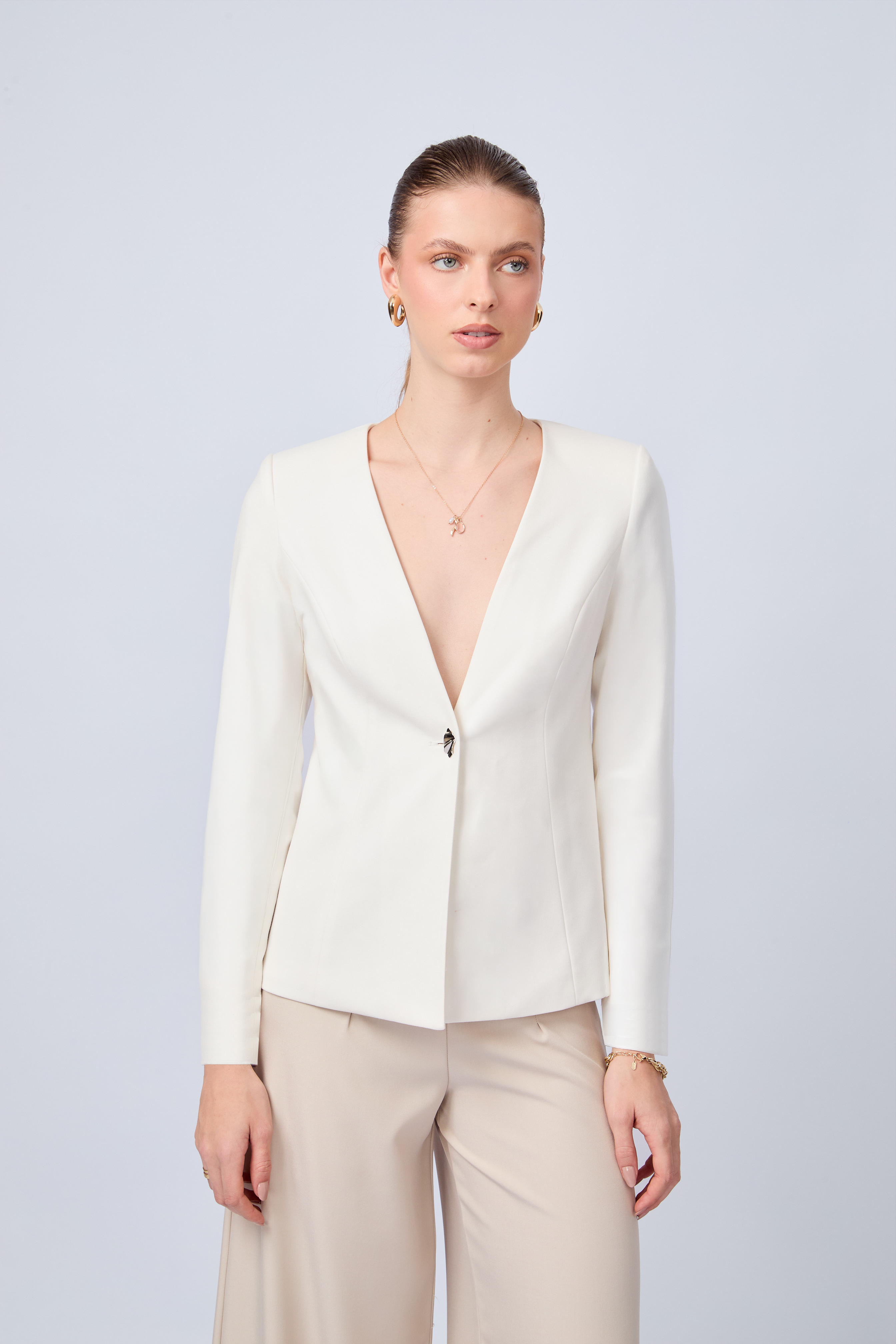 BLAZER CON ESCOTE V PERLA- CAMELIA