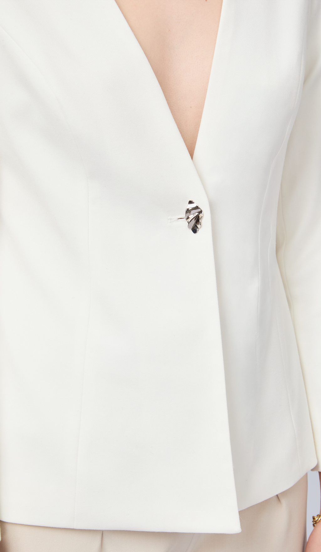 BLAZER CON ESCOTE V PERLA- CAMELIA