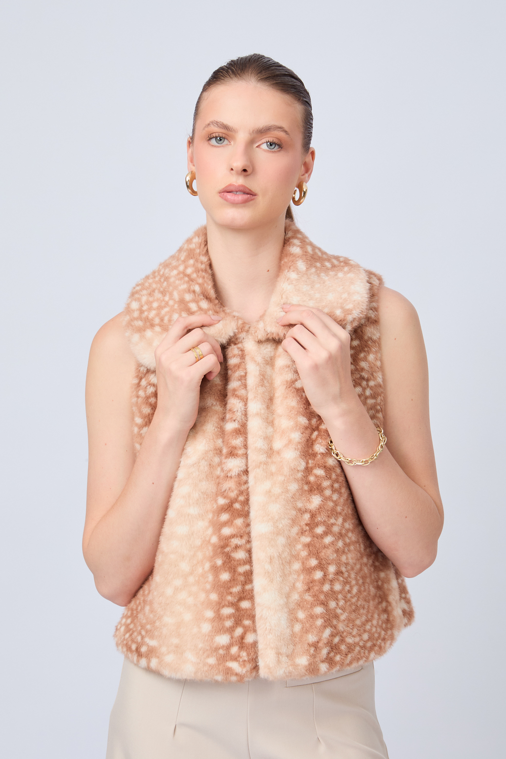 CHALECO ESTAMPADA CON BROCHE OCULTO Y BOLSILLOS INTERNOS - BAMBI