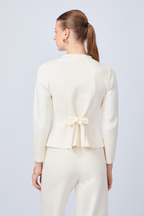 POLERA CORTE PRINCESA CON DETALLE DE TIRAS TRASERAS PERLA - ELOISE