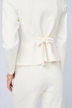 POLERA CORTE PRINCESA CON DETALLE DE TIRAS TRASERAS PERLA - ELOISE