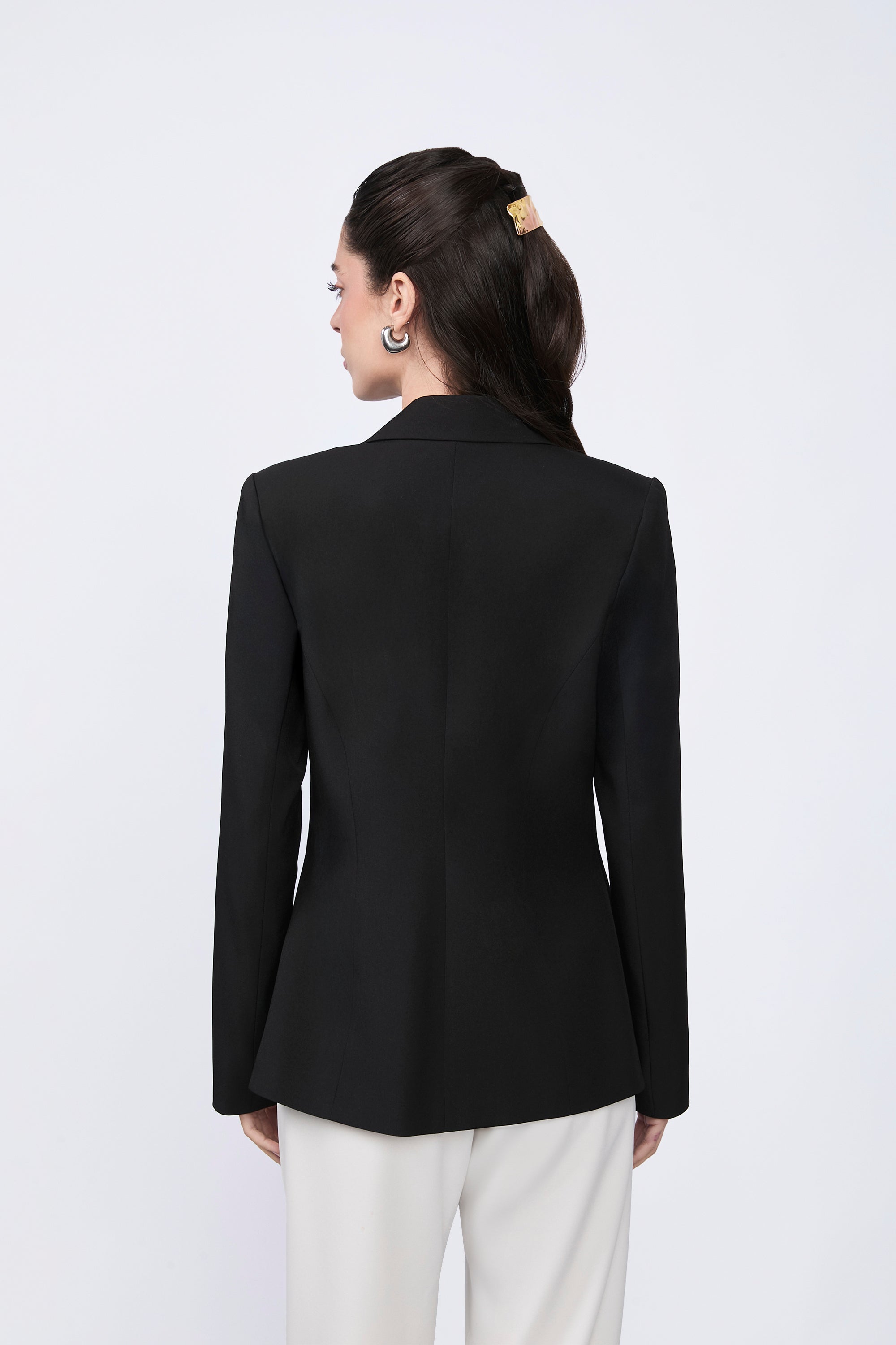 Daphne double-breasted blazer with lapel and pockets, black.