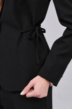 BLAZER CON SOLAPA Y LAZOS LATERALES NEGRO- SIENNA