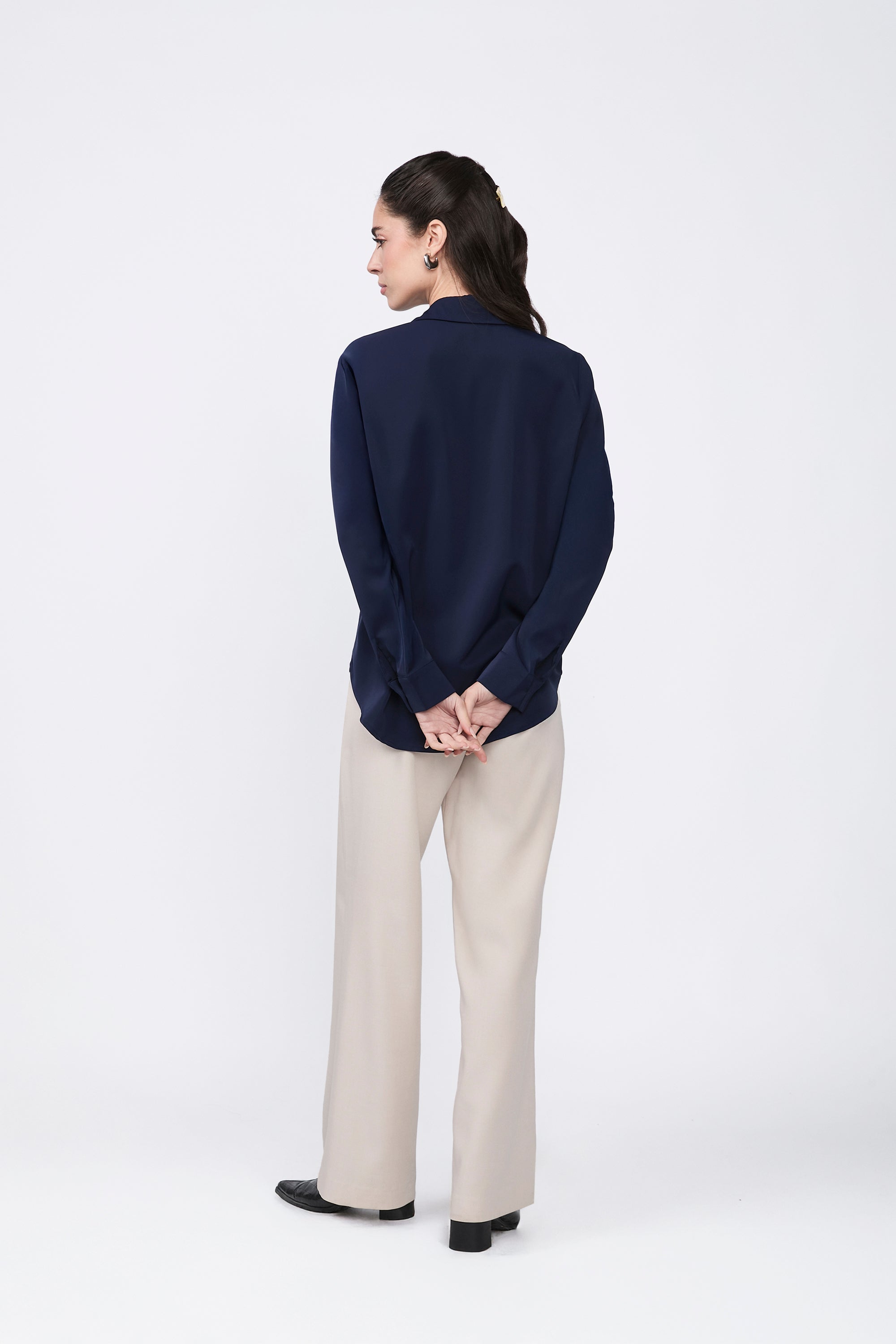 BLUSA MANGA LARGA CON BOTONES MARINO - LORENA