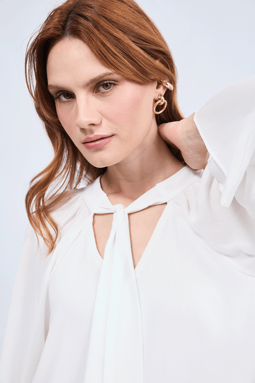 Blusa cuello V con lazo para amarrar perla - Alice