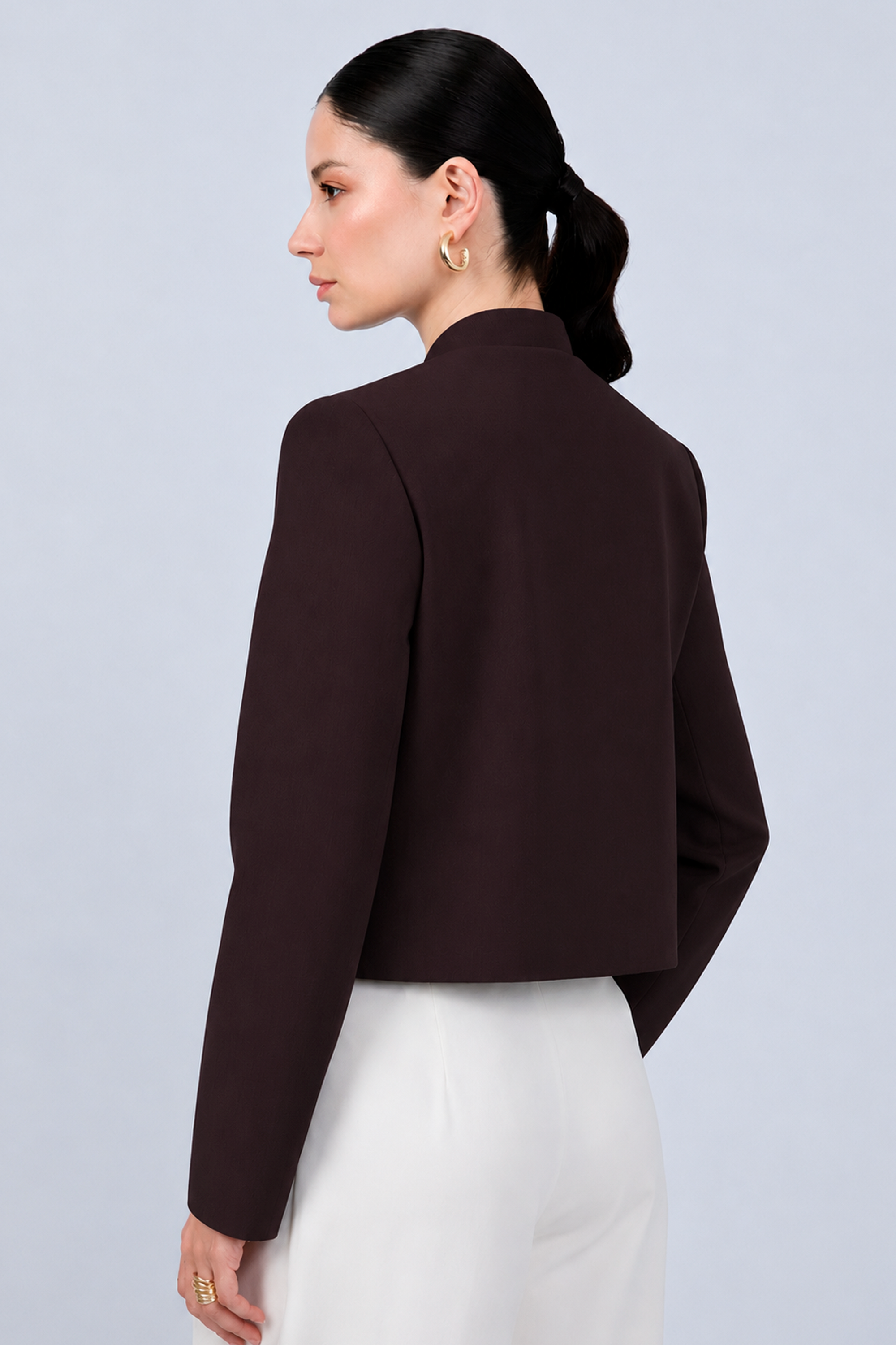 CASACA ESTRUCTURADA CON BROCHES ORIENTALES BURGUNDY - URSULA