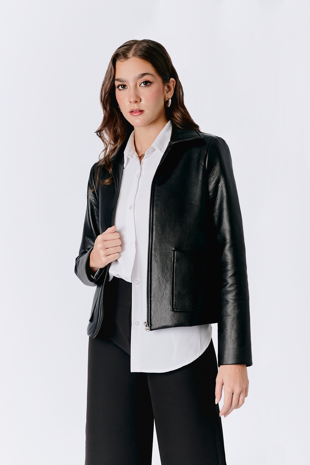 CASACA GINEBRA DE CUERINA CON CIERRE NEGRO