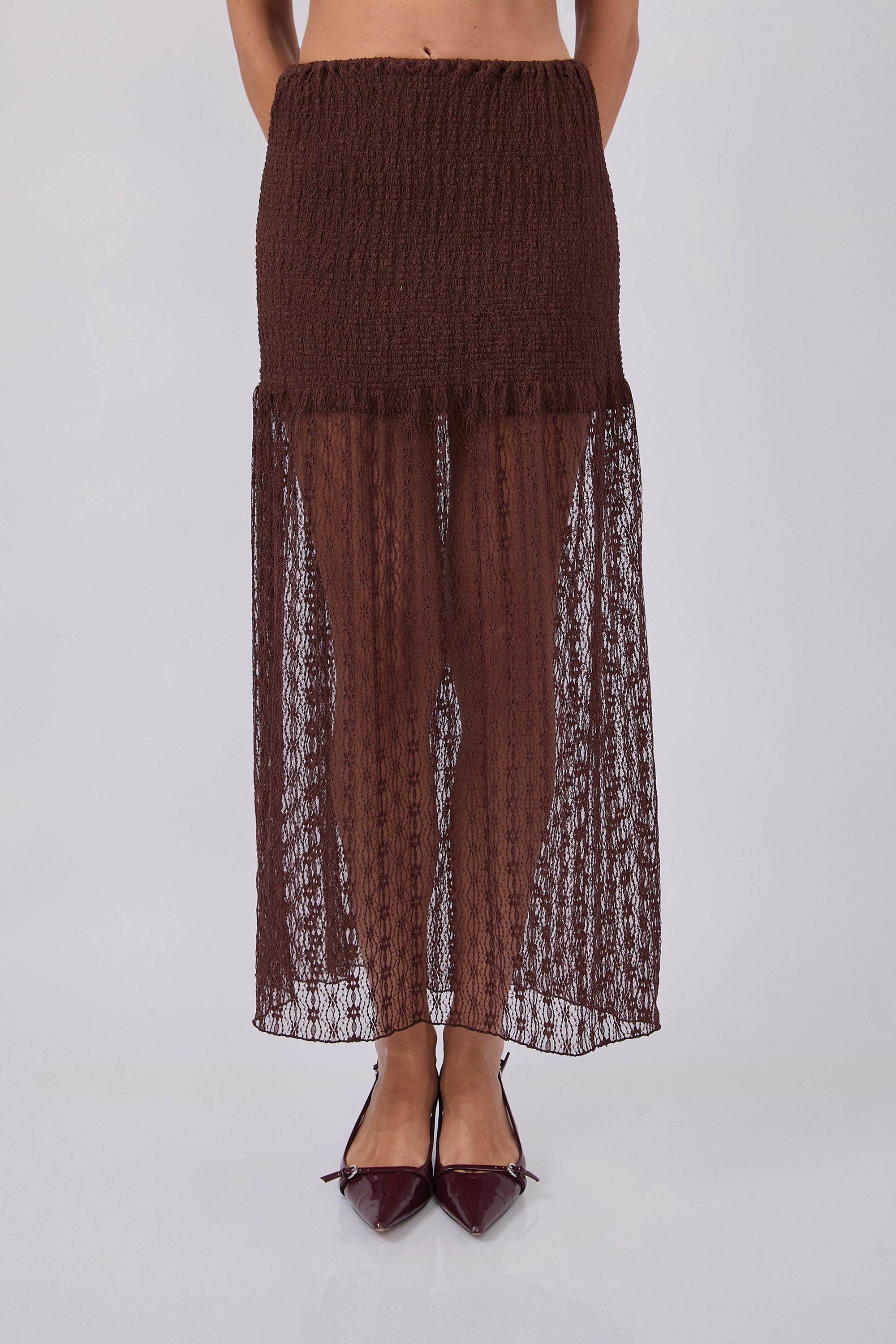 FALDA DE ENCAJE CON ELÁSTICO EN LA CINTURA MARRÓN - CACCAÖ