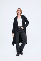 Gabardina larga con abertura y bolsillos funcionales negro - Becca