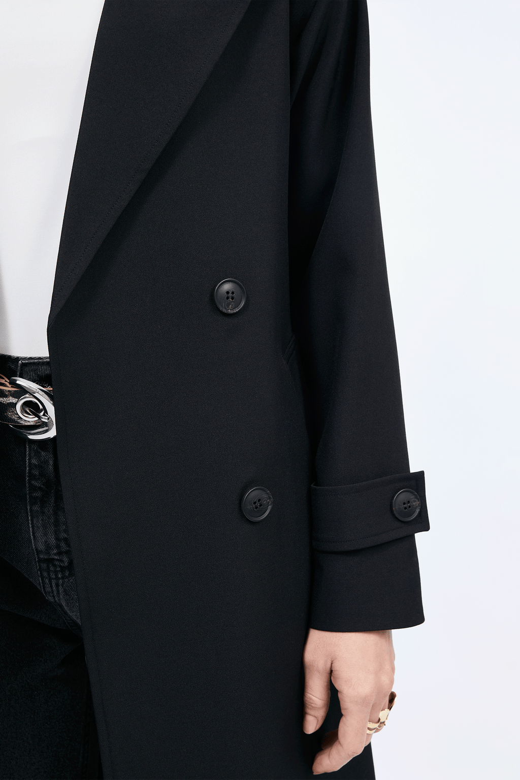 Gabardina larga con abertura y bolsillos funcionales negro - Becca