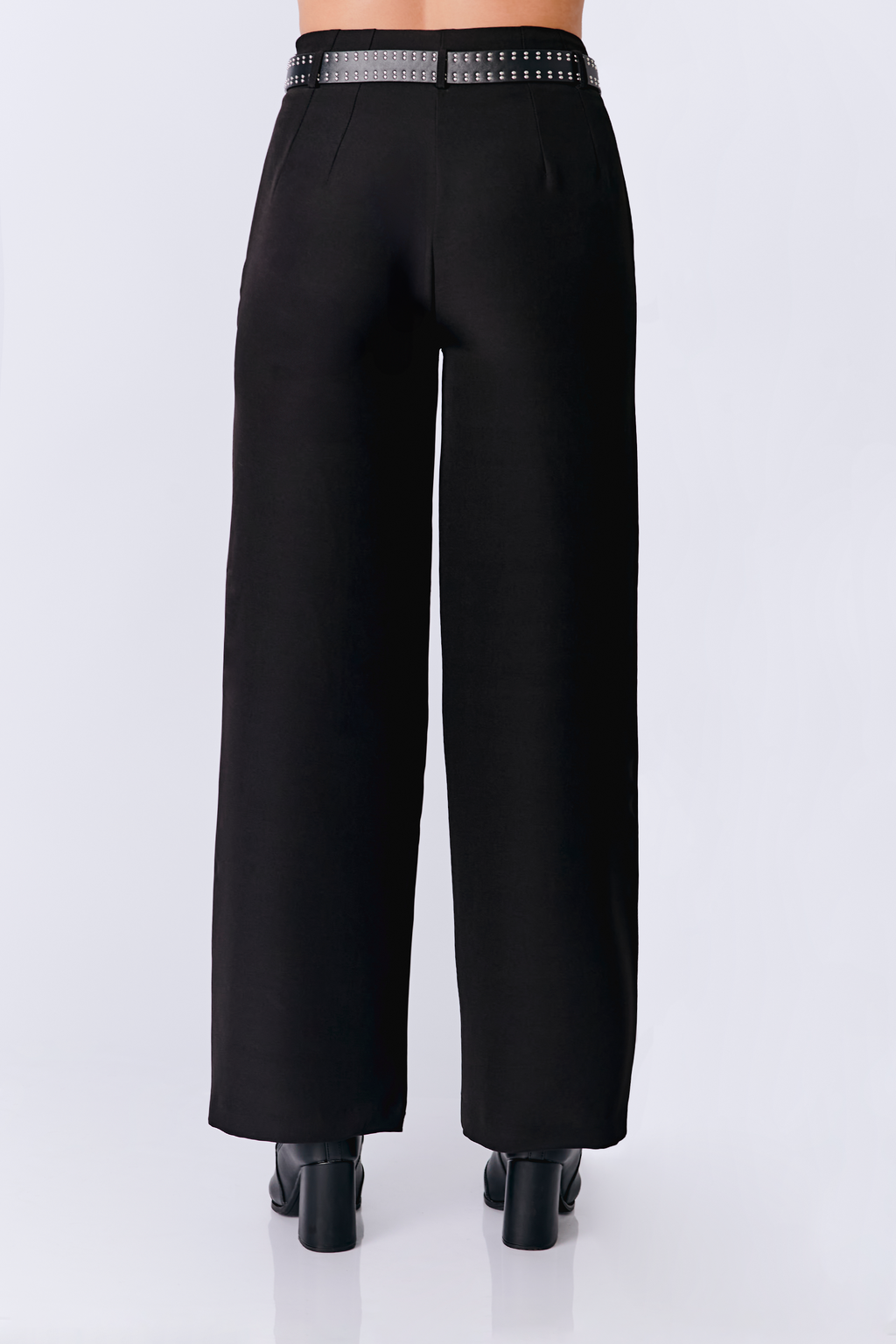 PANTALÓN A LA CINTURA CON PINZAS NEGRO - ANIA