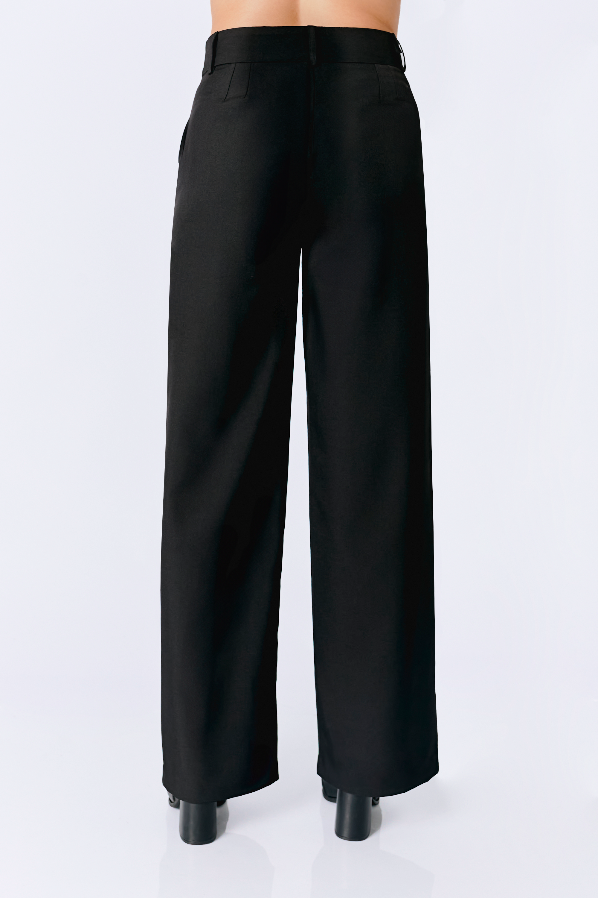 PANTALON SEMI PALAZZO CON BOLSILLOS LATERALES NEGRO - DHALIA