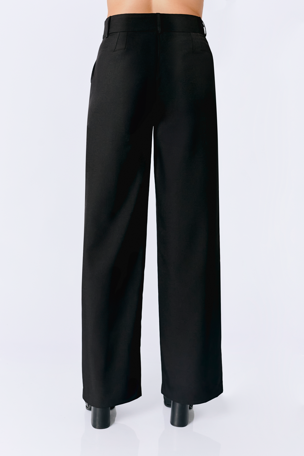 PANTALON SEMI PALAZZO CON BOLSILLOS LATERALES NEGRO - DHALIA