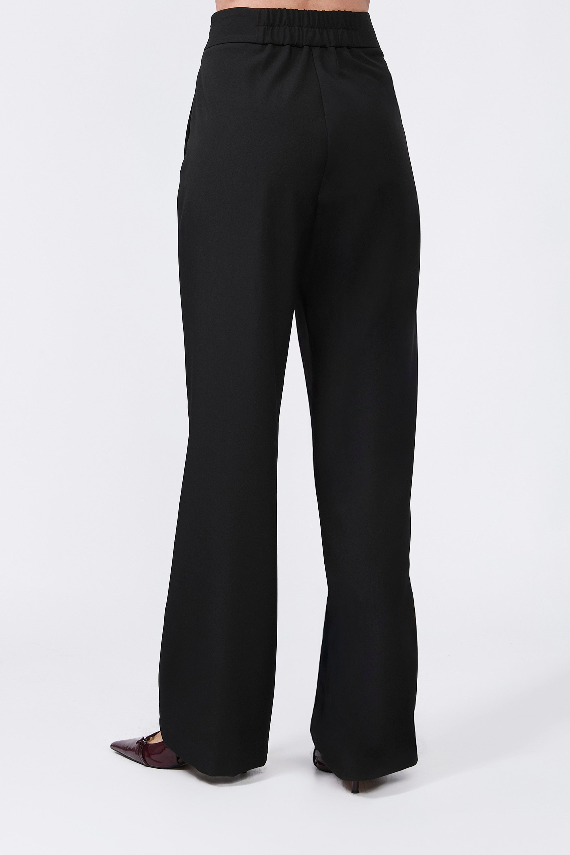 Pantalón recto con cierre lateral invisible negro - Sienna