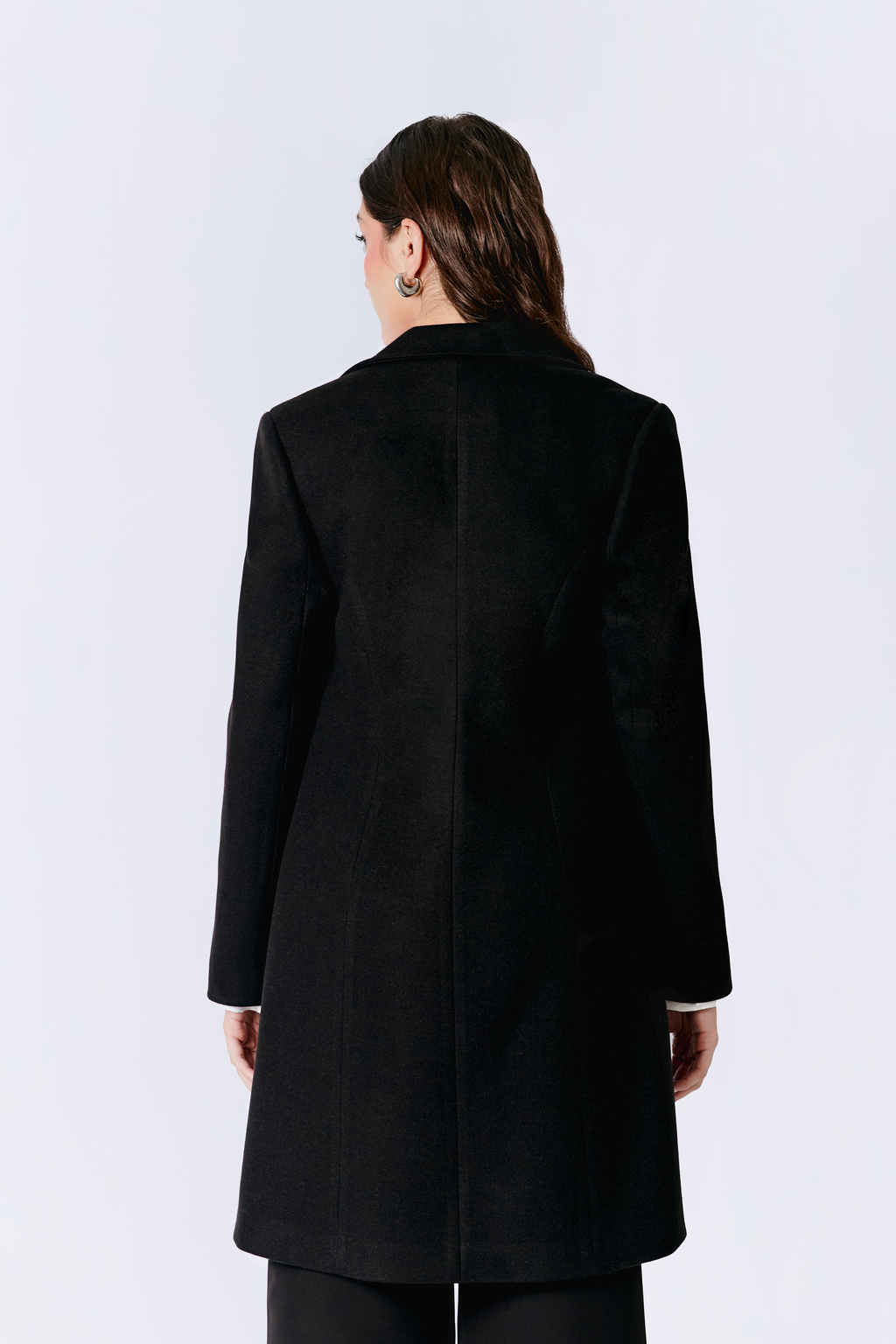 SACO LARGO CON BOLSILLOS FUNCIONALES NEGRO - ALTAMIRA