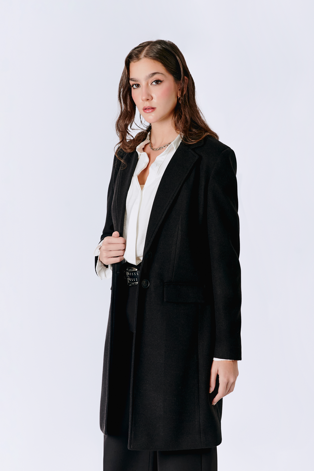 SACO LARGO CON BOLSILLOS FUNCIONALES NEGRO - ALTAMIRA