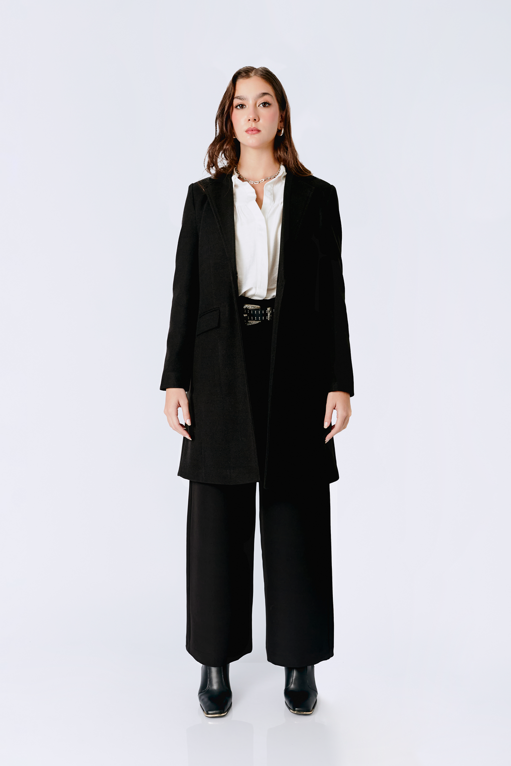 SACO LARGO CON BOLSILLOS FUNCIONALES NEGRO - ALTAMIRA