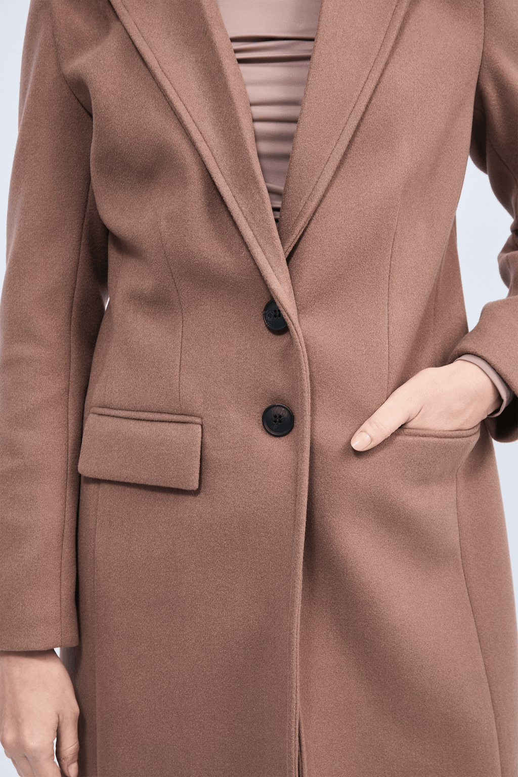 SACO LARGO CON BOLSILLOS FUNCIONALES COCOA - ALTAMIRA