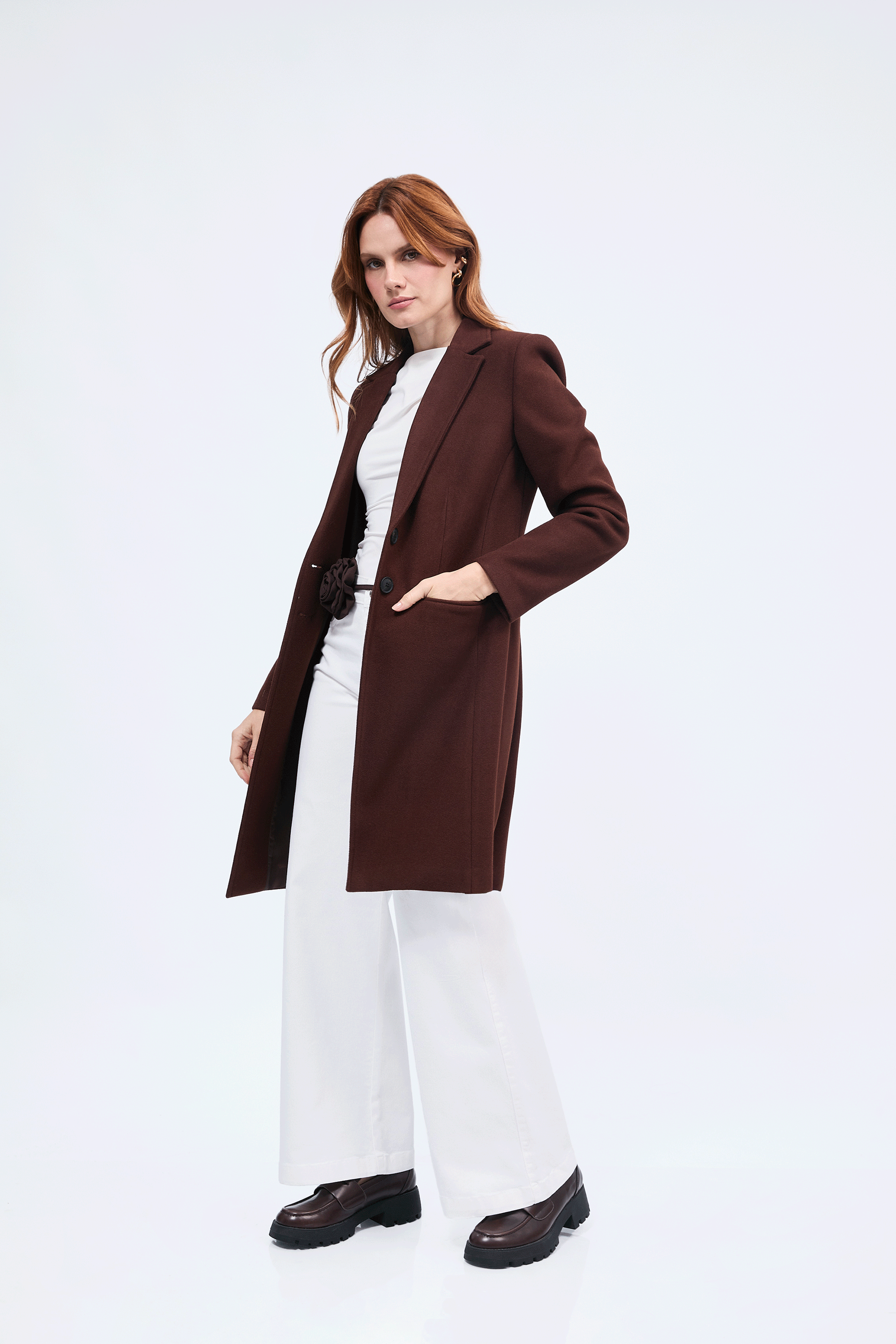 SACO LARGO CON BOLSILLOS FUNCIONALES MARRON - ALTAMIRA