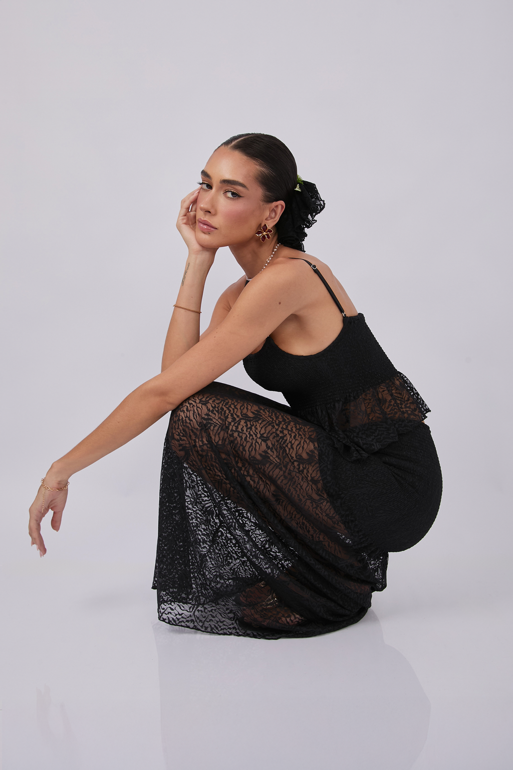 TOP DE ENCAJE CON TIRAS AJUSTABLES NEGRO- CACCAÖ