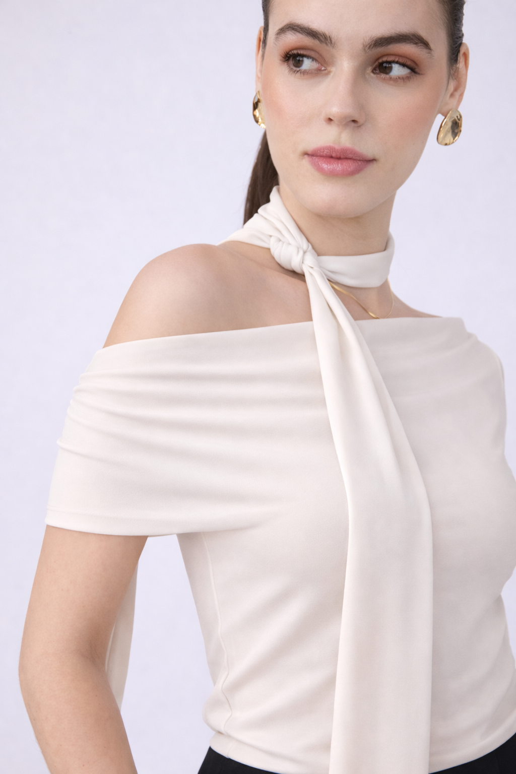 TOP EN TULL CON CHALINA EXTRA PERLA -  LUNA