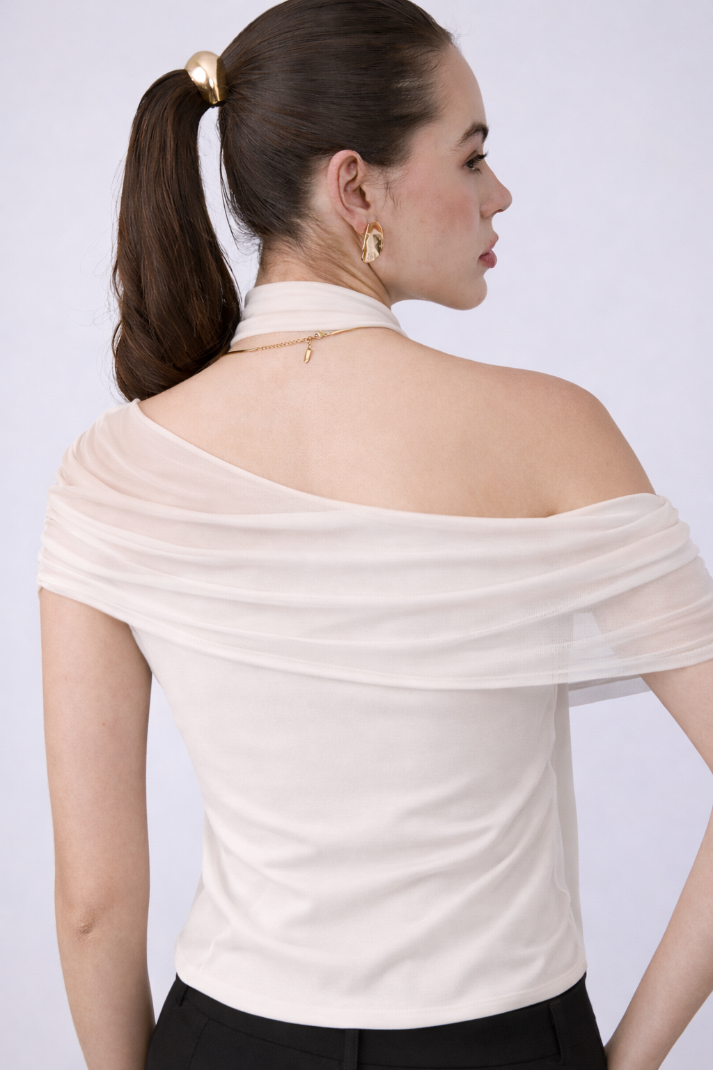 TOP EN TULL CON CHALINA EXTRA PERLA -  LUNA