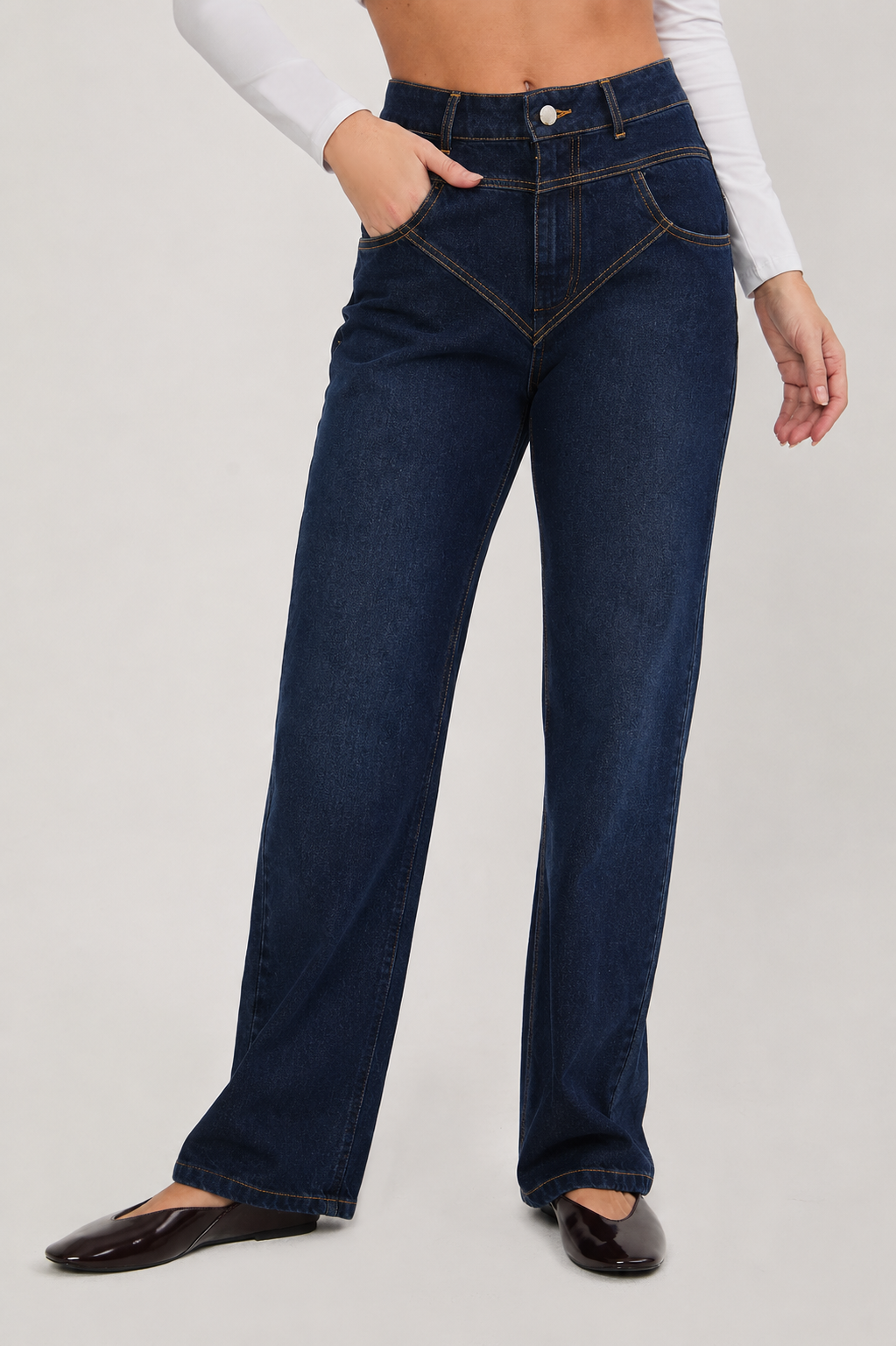 PANTALÓN JEAN RECTO SEMI ENTALLADO NATURAL - VICTORIA