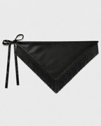 BANDANA DE SEDA CON DETALLE DE FLECOS